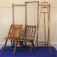 2 Folding Chairs, Easel, Screen