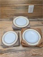 Thun Fine Porcelain Plates Set NEW