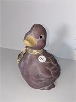 un canard en céramique