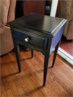 Side Table w / Drawer