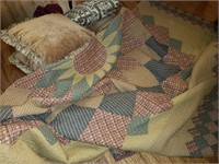 Queen Size Quilt and Pillow