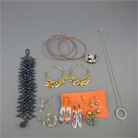 Jewelry Lot: Bracelet, 6 Pairs Of Earrings, Ring,