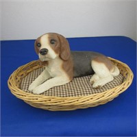 Sandicast Beagle in Dog Bed