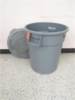 Rubbermaid Brute 20 Gallon Trash Can w/ Lid