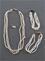 TRAY: FRESHWATER PEARL NECKLACE, BRACLETS, ETC.