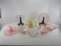 TRAY: ASS'T DEPRESSION GLASS SERVING PIECES