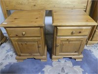 PAIR OF COUNTRY CHARM PINE NIGHT STANDS
