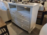 2PC DRESSER & NIGHTSTAND