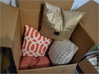 10PC ASSORTED PILLOWS