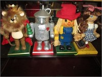 Lot (4) Wizard of Oz Nutcrackers Dolls