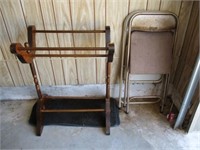 Quilt Rack, 2 Folding Chairs