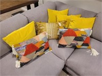 7PC ASSORTED PILLOWS