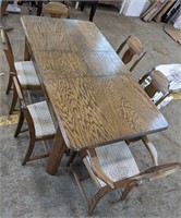 Stunning Vintage Dining table with 6 chairs,