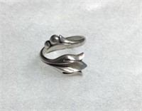 Sterling Avon Floral Ring