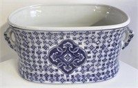 Blue & white porcelain tub