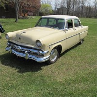 1954 Ford Crestline 4-Door Sedan