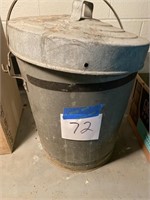 GALVANIZED TRASH CAN/BUCKET- LID NON MATCHING