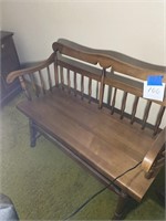 MAPLE BENCH 32T X 41.5L X 17D