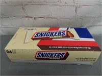 24 ct of Snickers Almond