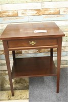 Craftique End Table/Nightstand