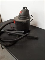 Wet/Dry Shop Vac 3 Gallon