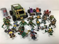 Figurines de plastique Tortues Ninja & 4 véhicules