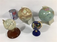 4 petits globes dont Mars sur socle