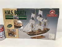 Bâteau à model en bois H.M.S Bounty