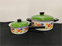 Group of (2) vintage pots with lids