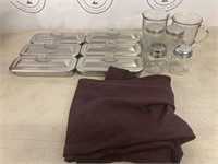 Medical trays and shakers