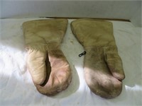 Insulated leather mitts