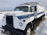 1977 INTERNATIONAL FLEET STAR 2070A, GRAIN TRUCK