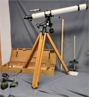 Vintage Unitron telescope D 60mm F 900mm & tripod