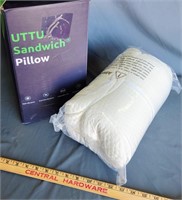 UTTU sandwich pillow memory foam *New in package