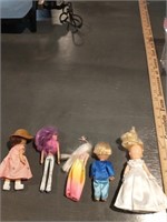 Lot of mini dolls