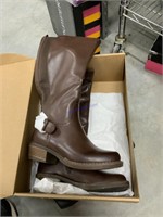 Tall leather women’s boots size 6