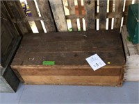 wood chest / box