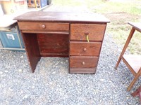 VINTAGE SMALL PINE DESK