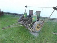 John Deere 290 2-row corn planter (flat tire)