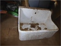 Vintage sink w/ brackets (buyer removes brackets)