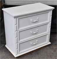 White Painted Cute 3-Drawer Dresser