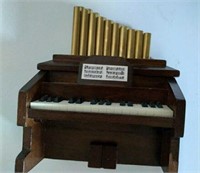 Vintage Pipe Organ Music Box ( Battery)