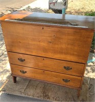 Vintage shaker chest with two drawers