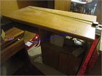 COMPUTER DESK