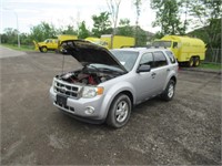 12 Ford Escape  Subn GY 6 cyl  Started with Jump