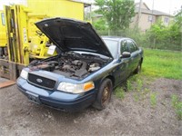 10 Ford Crown Victoria  4DSD BL 8 cyl  Did not