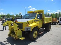 05 Chevrolet C7000  Dump YW 6 cyl  Diesel;