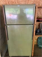 Frigidaire Refrigerator for the garage.