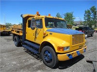 02 International 470  Dump YW 8 cyl  Diesel;