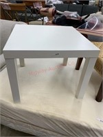 WHITE DECORATOR TABLE